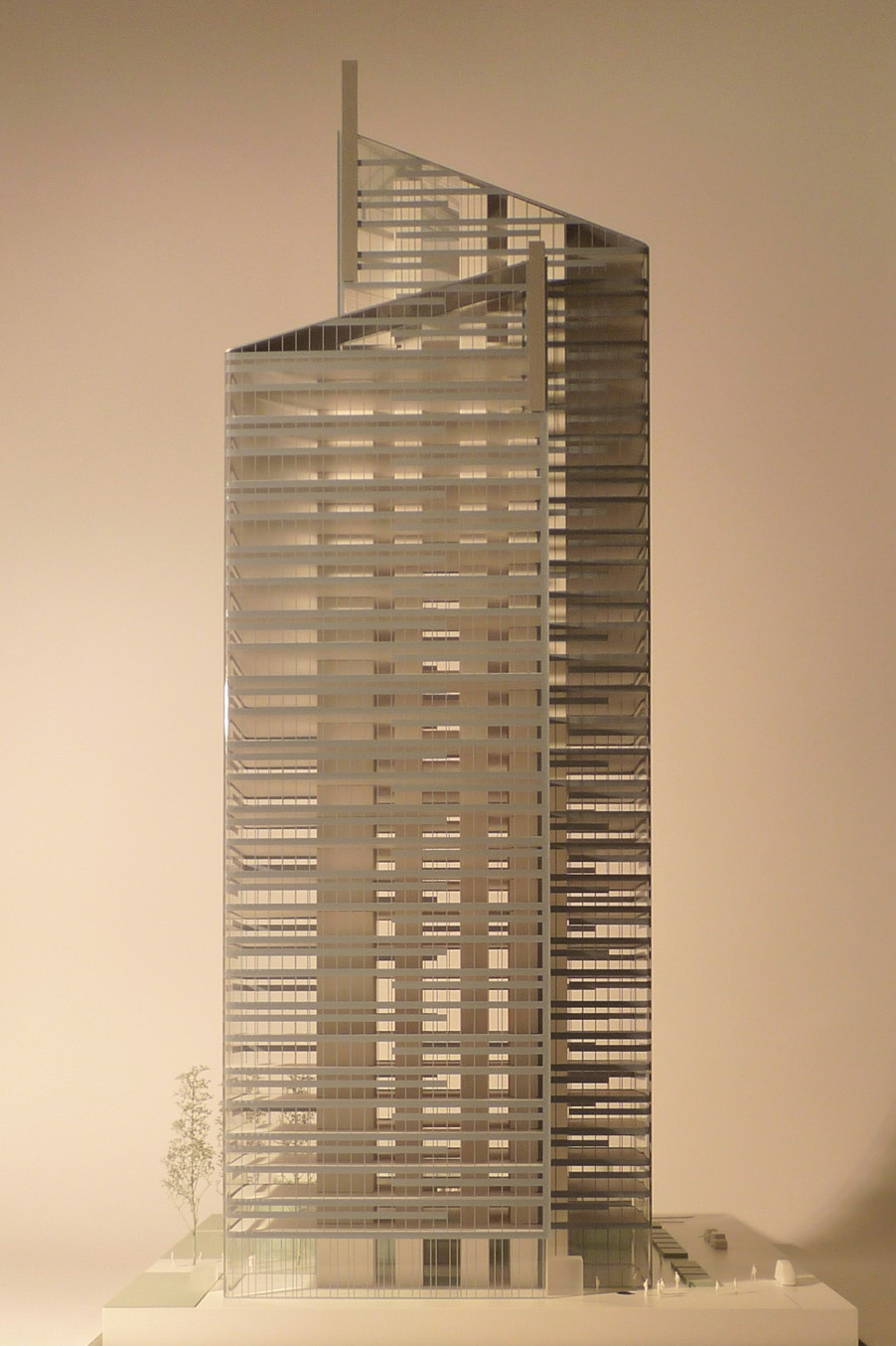 Präsentationsmodell-Architekturmodellbau-Thomas-Gürtler Office-Tower Baku