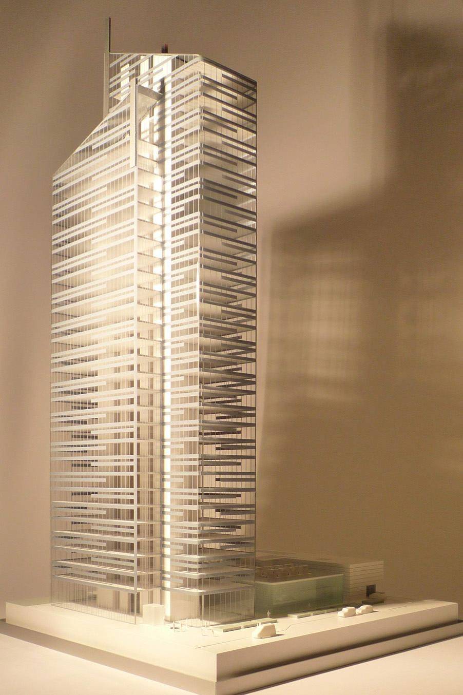 Präsentationsmodell-Architekturmodellbau-Thomas-Gürtler Office-Tower Baku